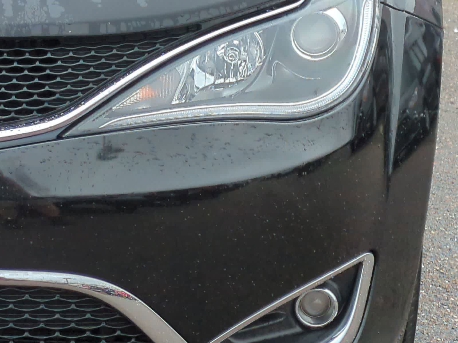 Used 2018 Chrysler Pacifica Touring-L Plus w/ Tire & Wheel Group FWD image 11