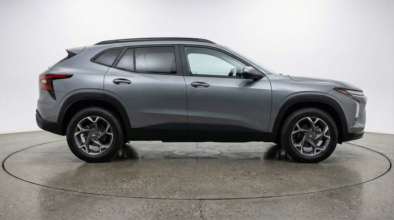Used 2025 Chevrolet Trax LT w/ LT Convenience Package FWD image 11