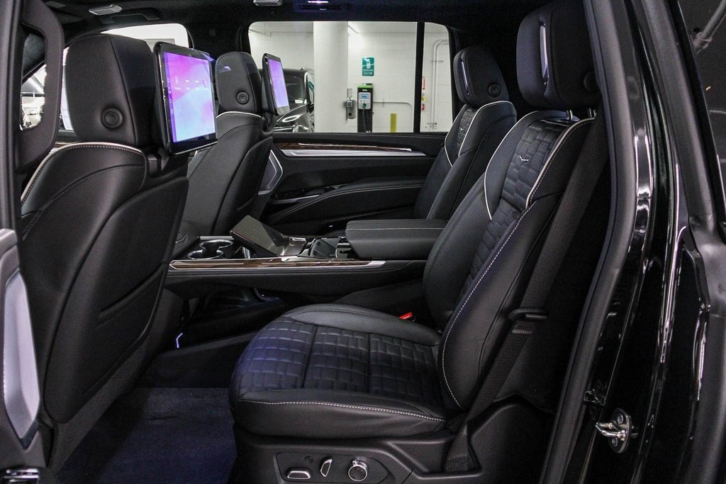 New 2026 Cadillac Escalade ESV Platinum Sport image 17