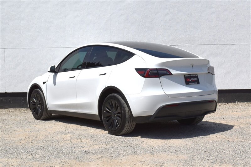 Used 2025 Tesla Model Y Long Range AWD/4WD image 2