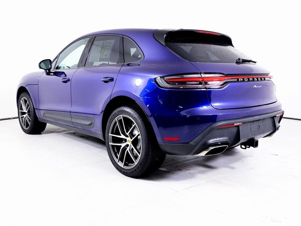 Certified 2023 Porsche Macan image 3