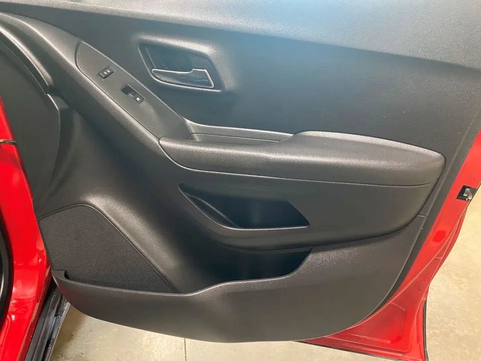 Used 2015 Chevrolet Trax LT w/ LPO, Protection Package image 35