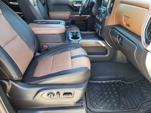 Used 2021 Chevrolet Silverado 1500 High Country w/ Technology Package AWD/4WD image 11