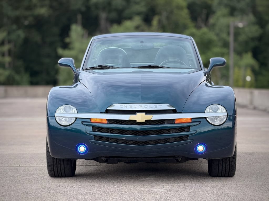 Used 2005 Chevrolet SSR w/ Preferred Equipment Group RWD image 3