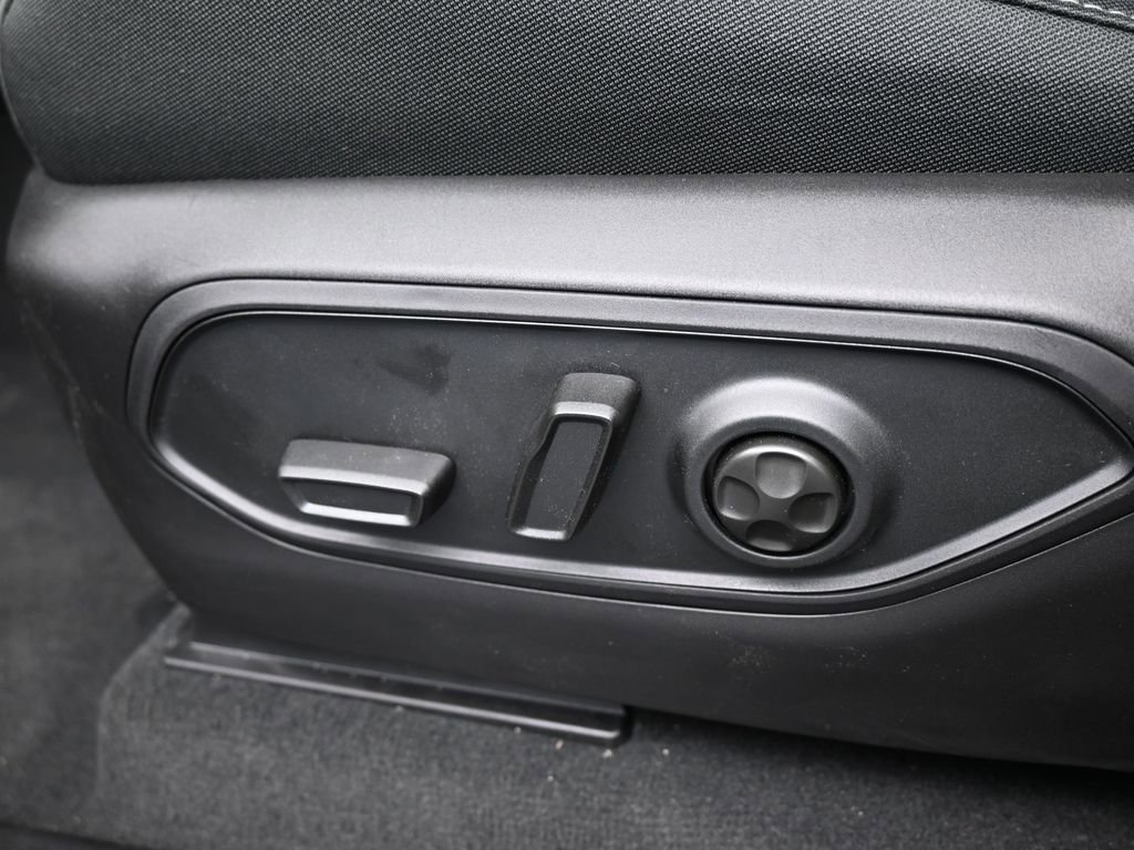 New 2026 Jeep Grand Cherokee L Laredo image 12