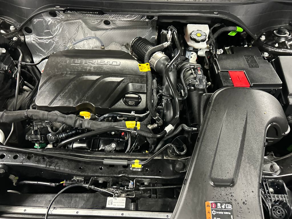 Used 2025 Chevrolet Trax LT w/ LT Convenience Package image 26