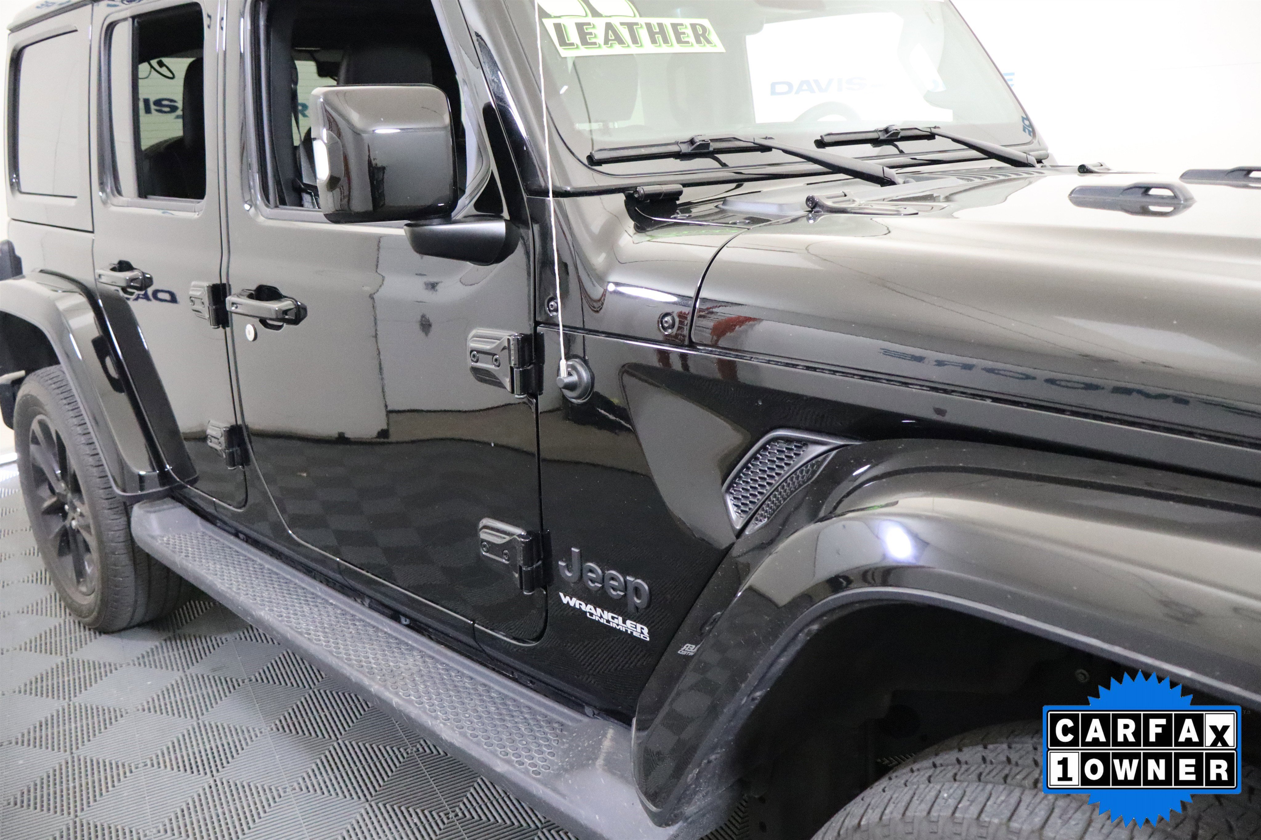 Used 2022 Jeep Wrangler Unlimited Sahara AWD/4WD image 4
