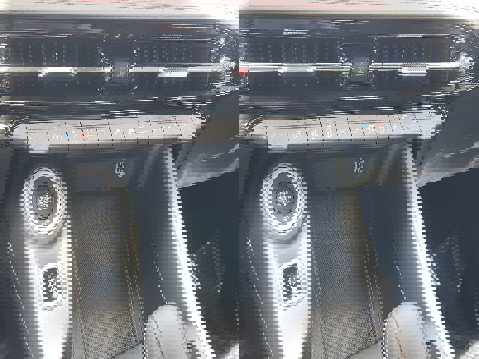 New 2025 Dodge Hornet GT w/ Cold Weather Group image 16