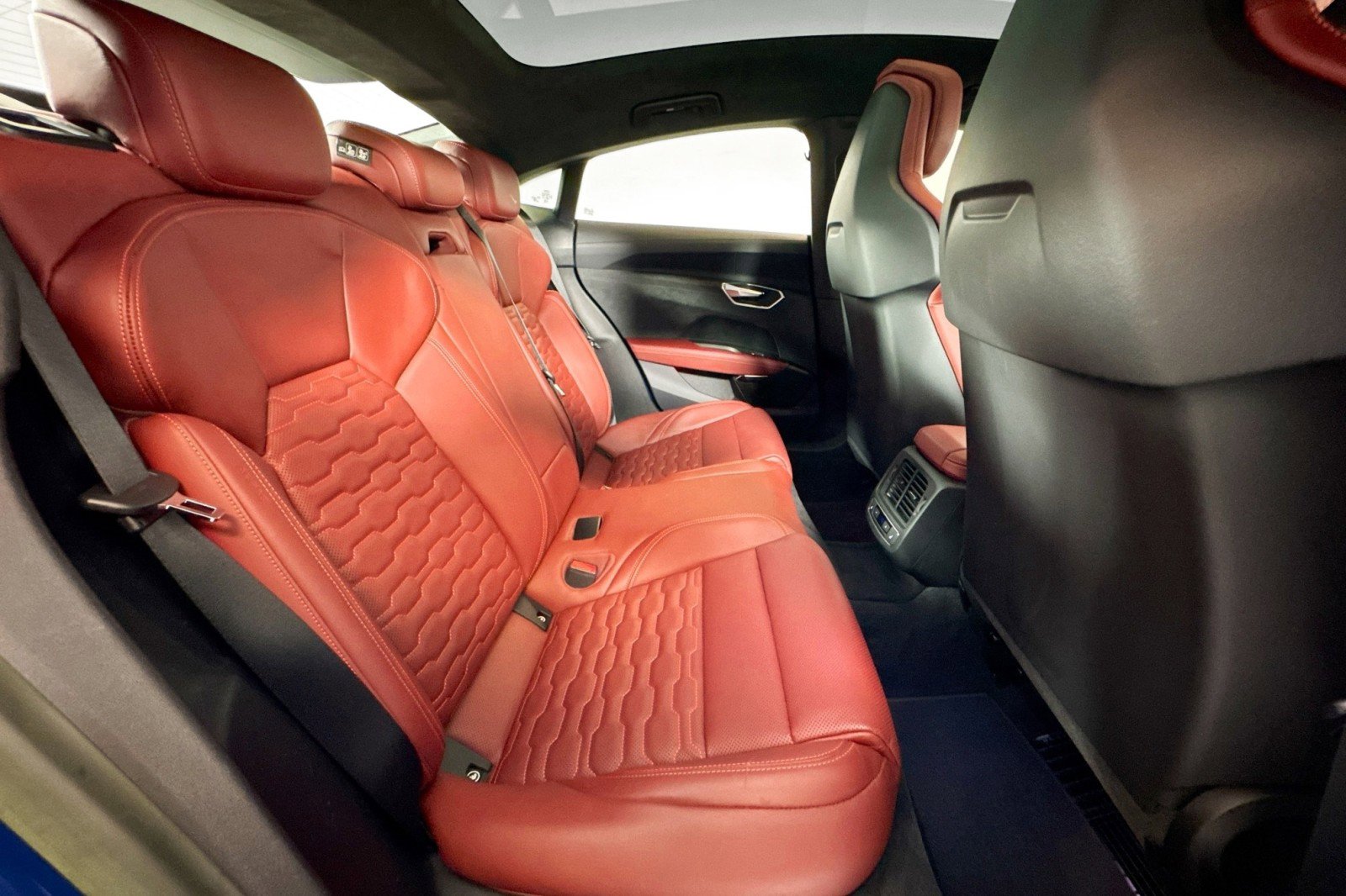 Used 2023 Audi RS e-tron GT w/ Ceramic Brake Package image 24