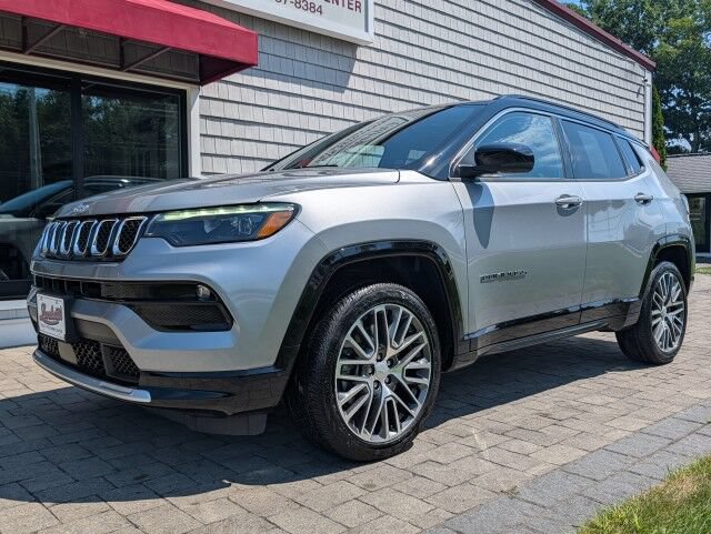 Used 2023 Jeep Compass Limited w/ Elite Group AWD/4WD image 2