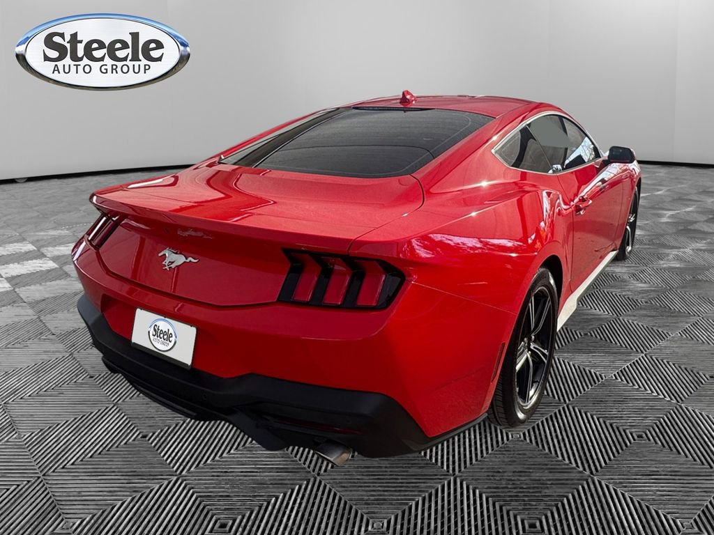 Used 2025 Ford Mustang Coupe image 5