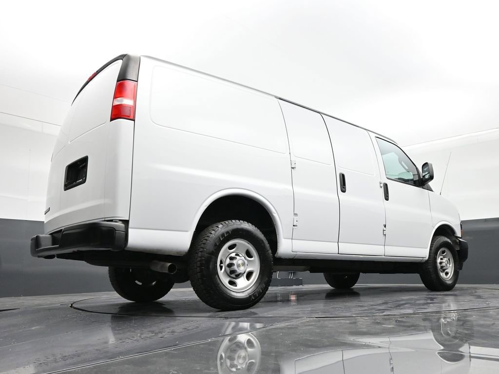 Used 2023 Chevrolet Express 2500 image 24
