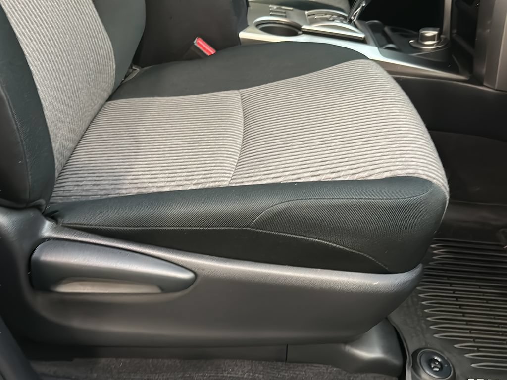 Used 2018 Toyota 4Runner SR5 AWD/4WD image 17