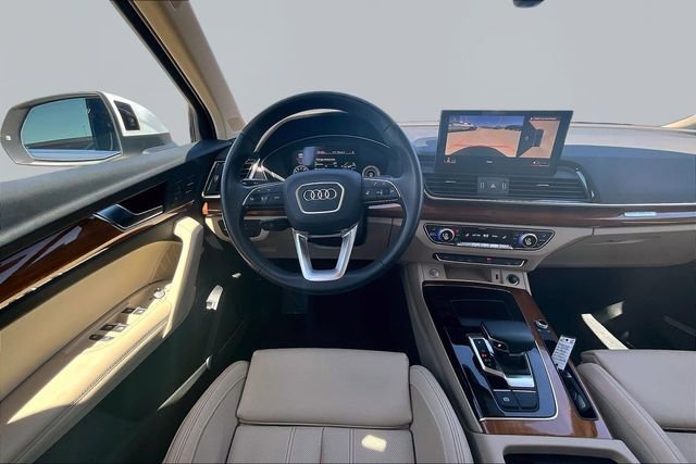 Used 2023 Audi Q5 2.0T Premium Plus w/ Premium Plus Package AWD/4WD image 5