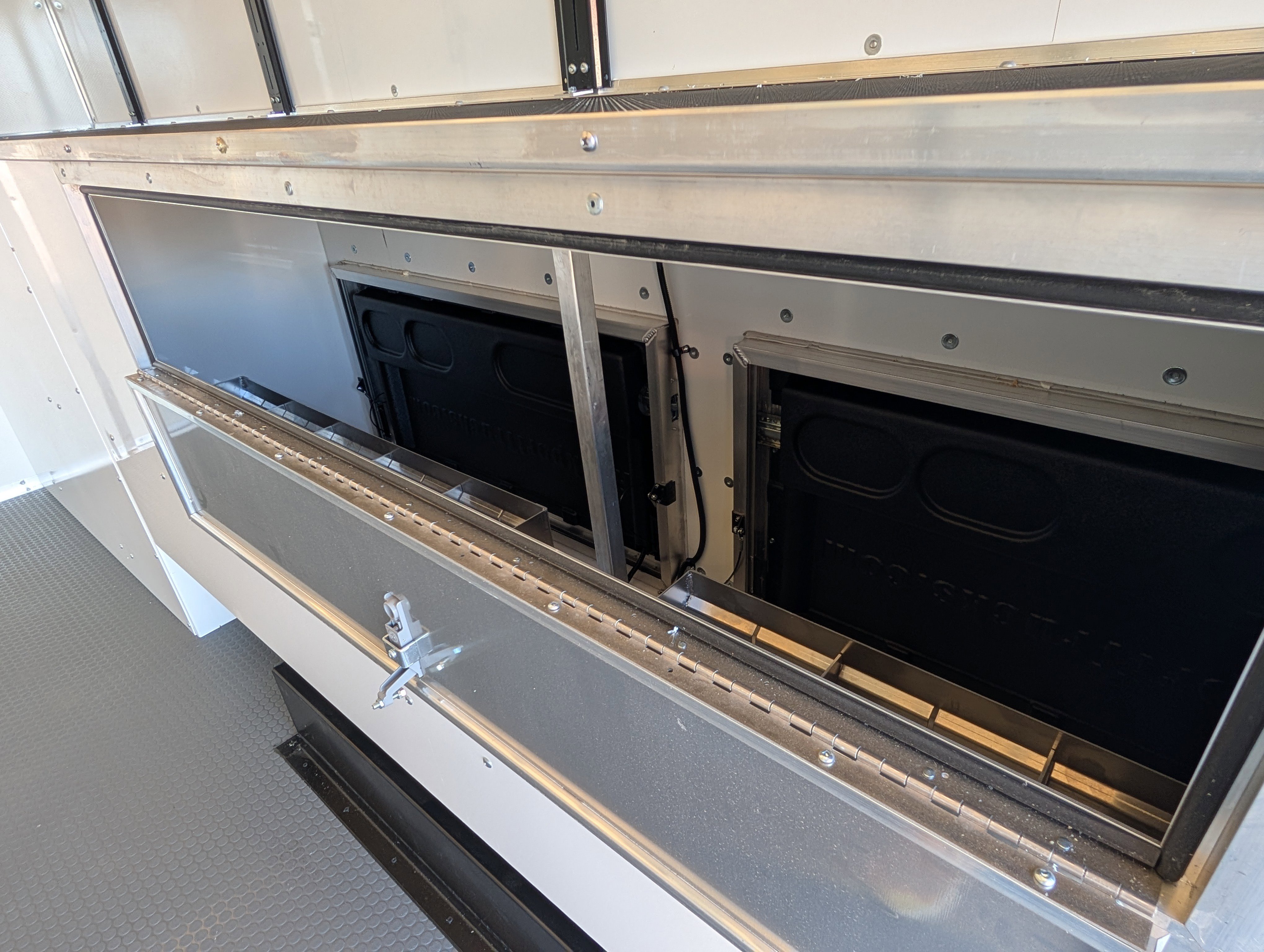 New 2026 Ford E-450 and Econoline 450 Super Duty w/ Power Equipment Group RWD image 13