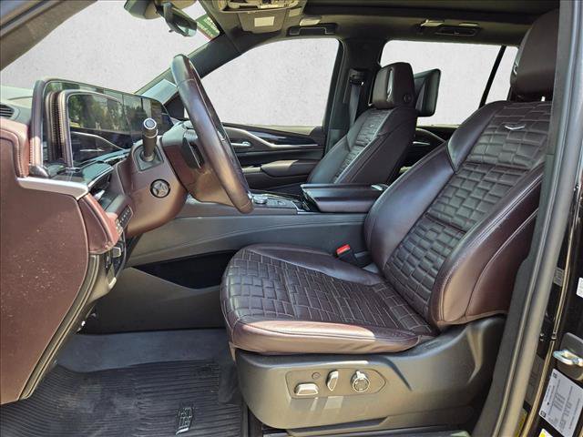 Used 2022 Cadillac Escalade ESV Sport Platinum w/ LPO, ONYX Package AWD/4WD image 17