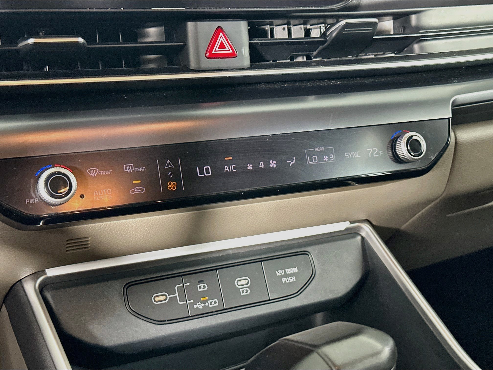 Used 2025 Kia Carnival FWD image 24