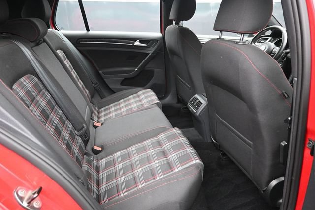 Used 2016 Volkswagen Golf 4-Door FWD image 19