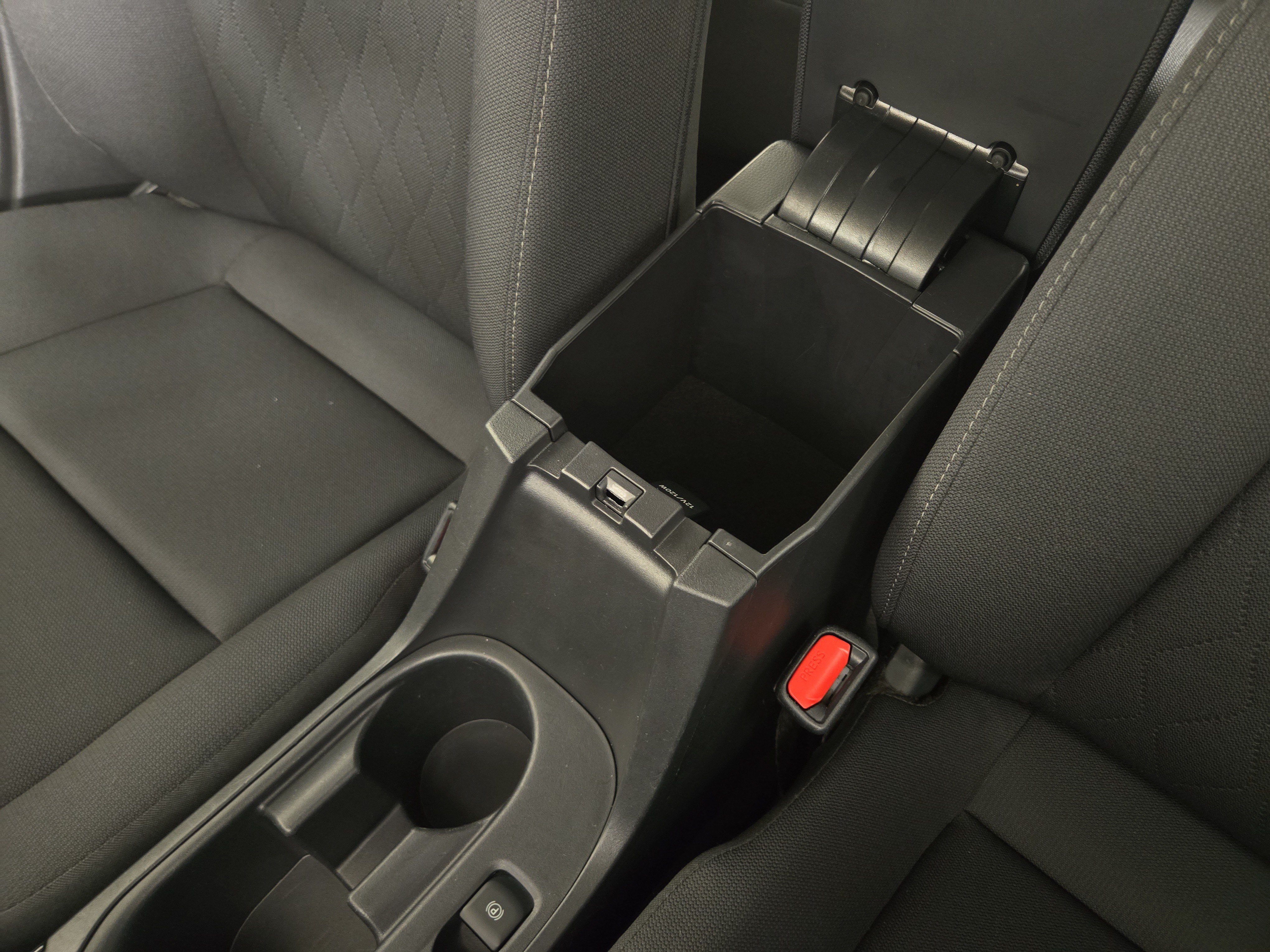 Used 2025 Toyota Corolla LE FWD image 27