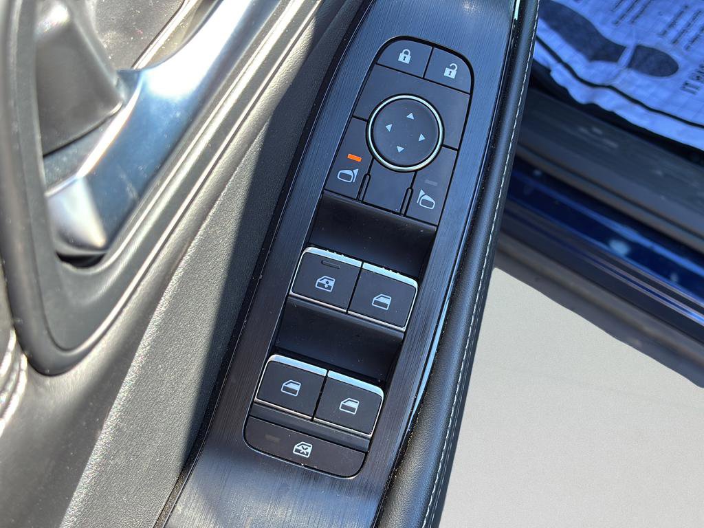 Used 2025 Nissan Rogue SL w/ Tech Package image 31