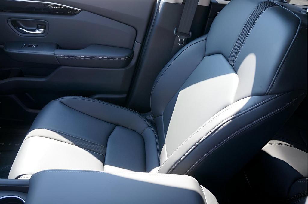 Used 2025 Honda Pilot EX-L image 25