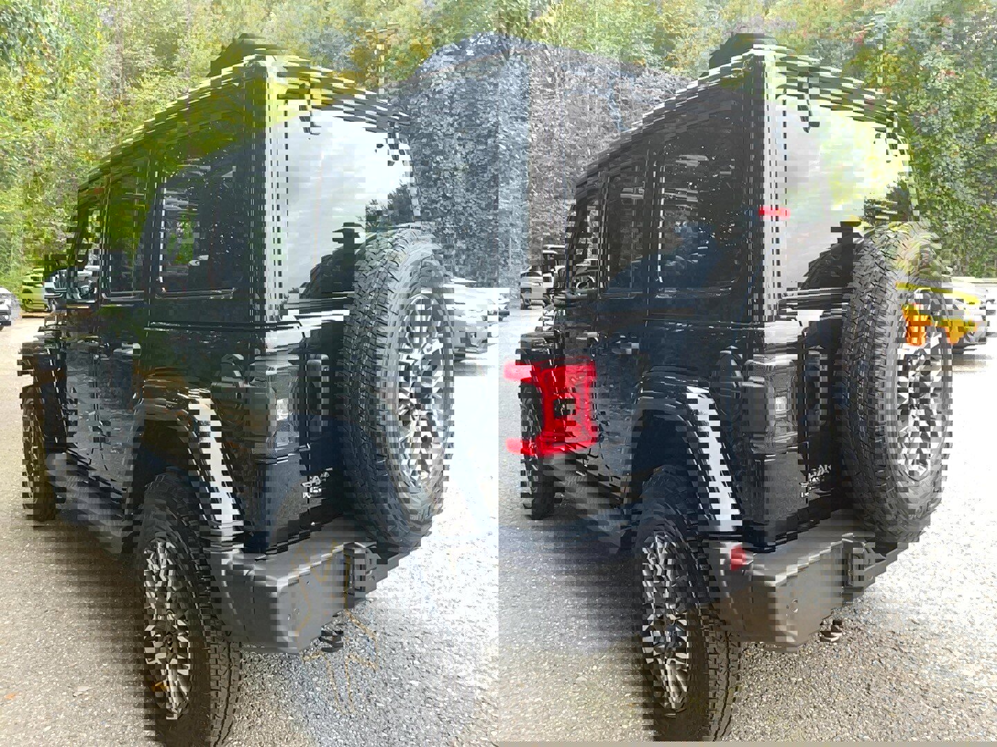 Used 2025 Jeep Wrangler Unlimited Sahara AWD/4WD image 25