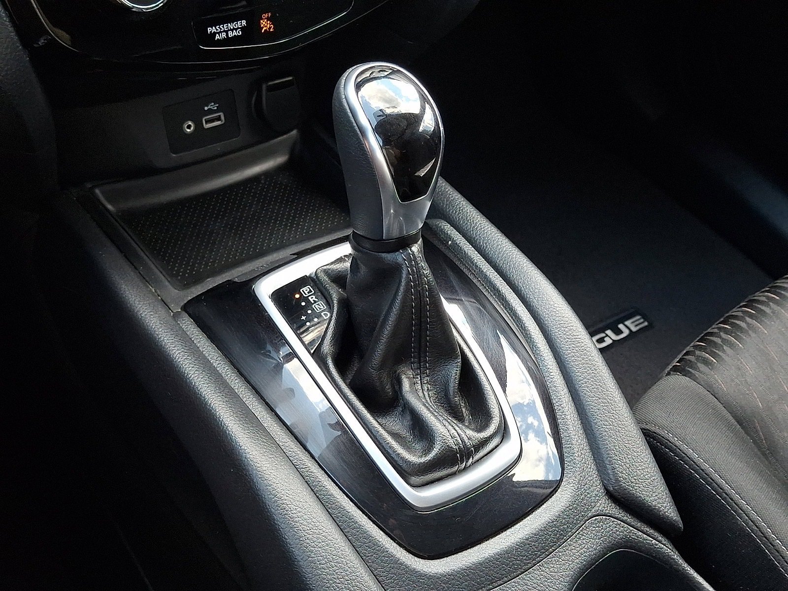 Used 2018 Nissan Rogue SV AWD/4WD image 15