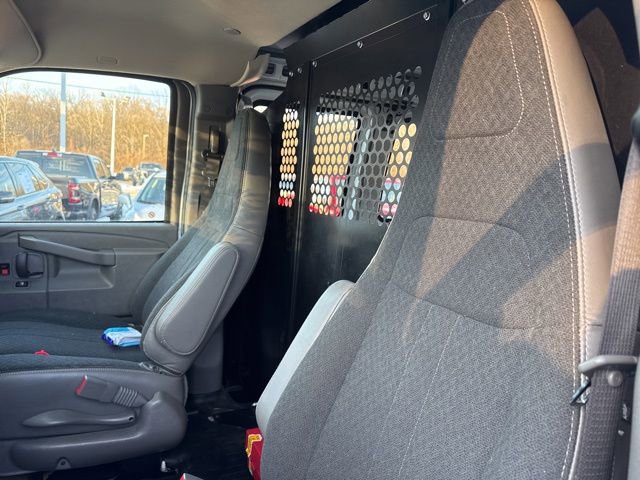 Used 2022 Chevrolet Express 2500 w/ Driver Convenience Package image 7