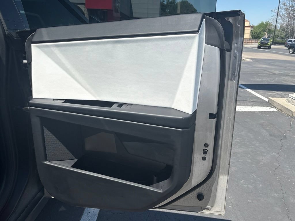 Used 2024 Tesla Cybertruck AWD Crew Cab image 14