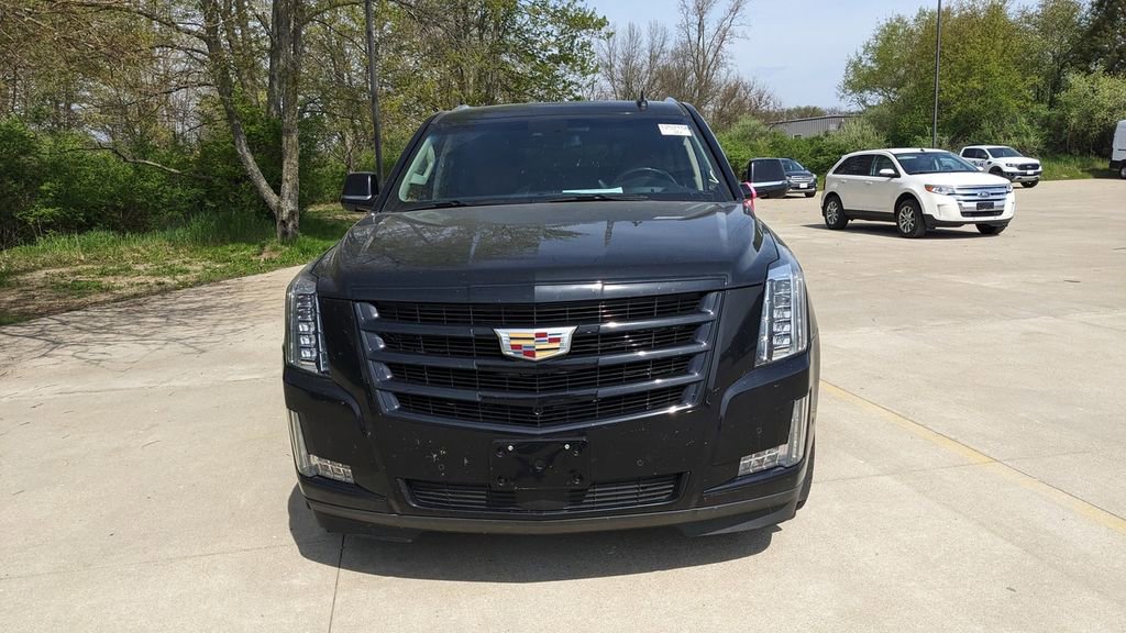 Used 2019 Cadillac Escalade Premium Luxury w/ Escalade Sport Edition AWD/4WD image 8