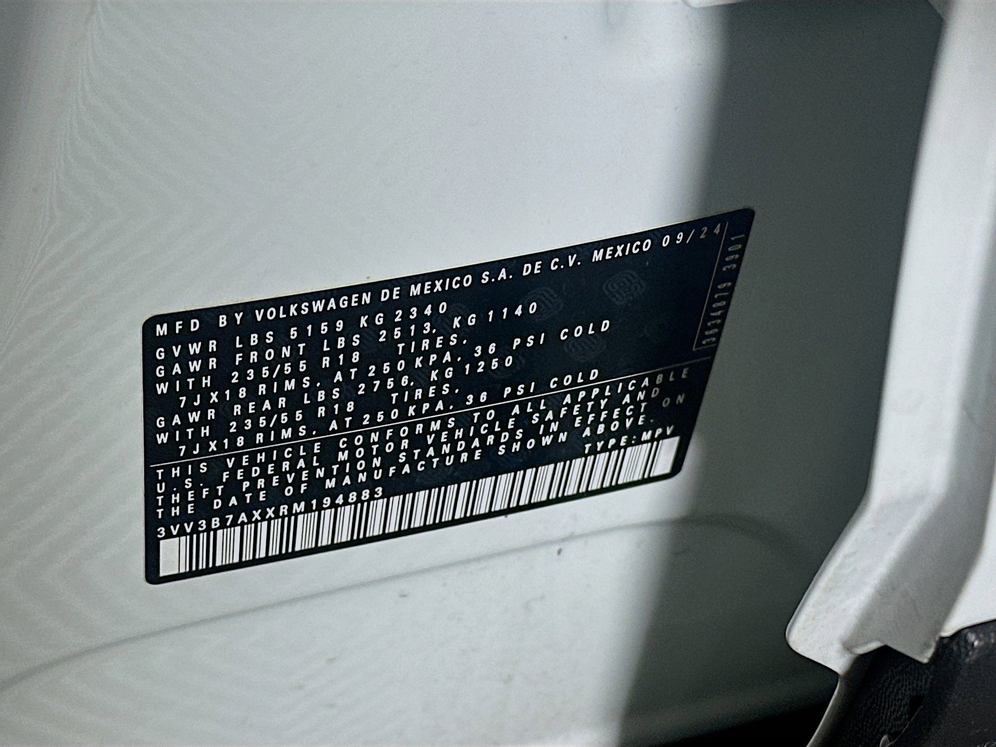 Used 2024 Volkswagen Tiguan SE image 12