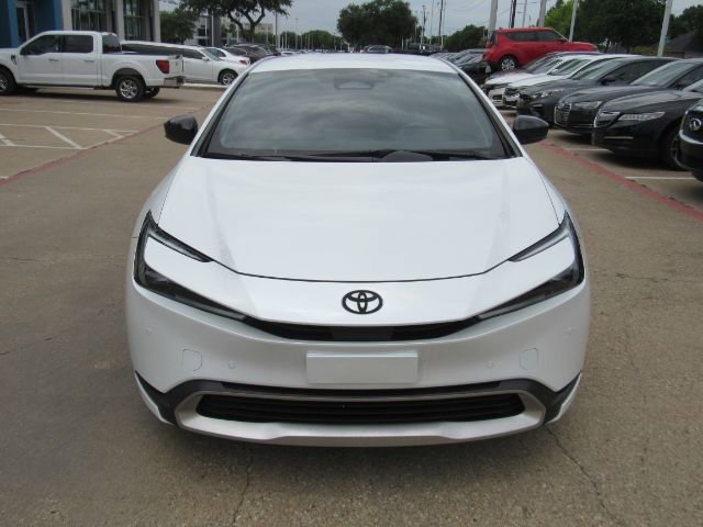 Used 2023 Toyota Prius Prime SE image 2