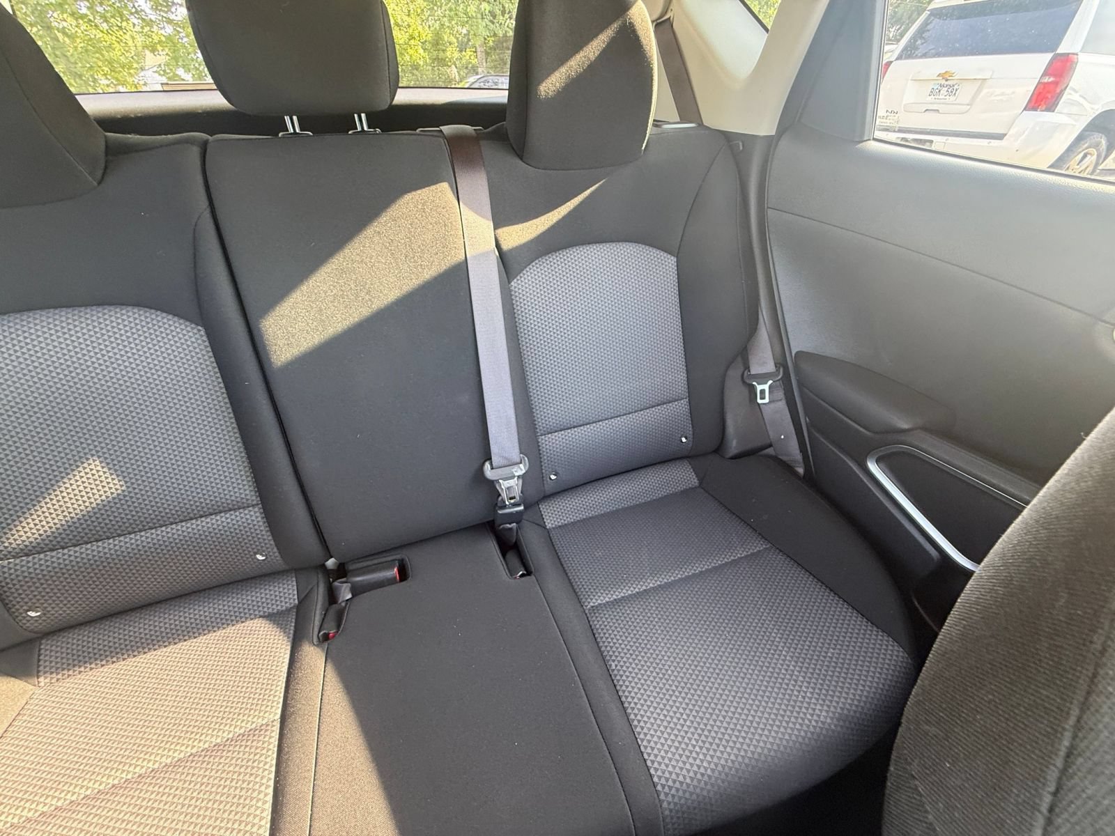 Used 2025 Kia Soul LX w/ LX Technology Package FWD image 35
