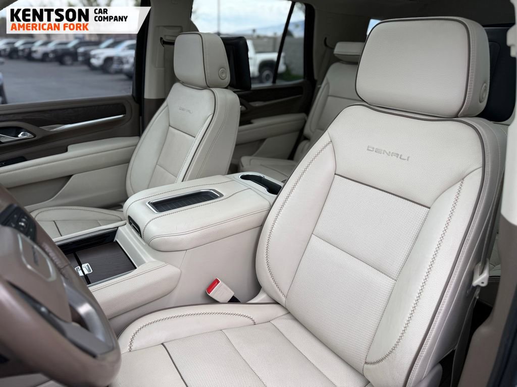 Used 2021 GMC Yukon Denali w/ Denali Premium Package image 34
