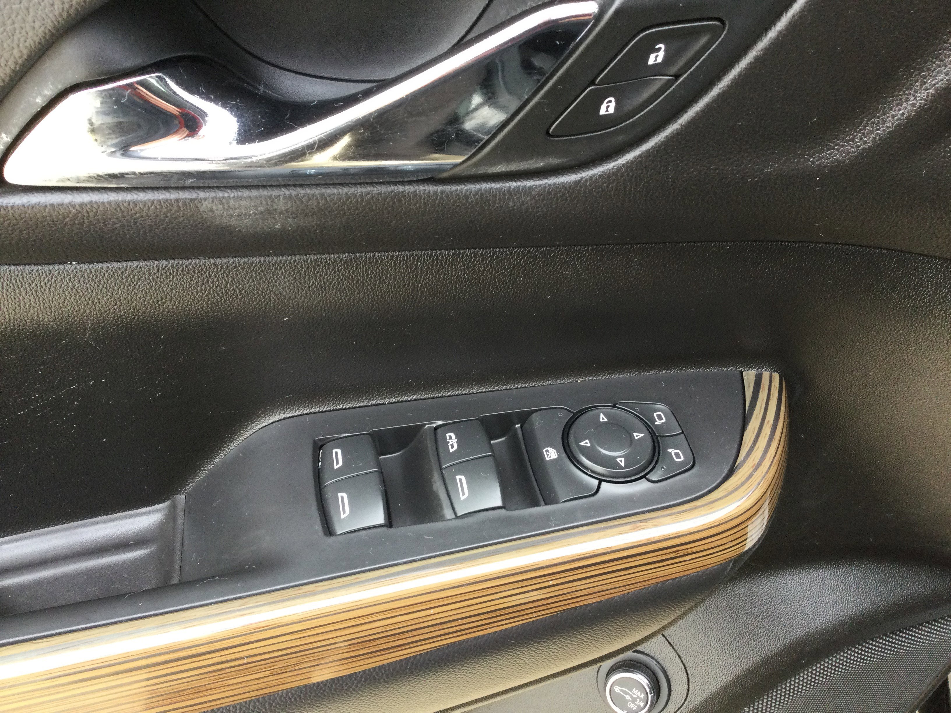 Used 2021 GMC Acadia SLE w/ Driver Convenience Package image 10