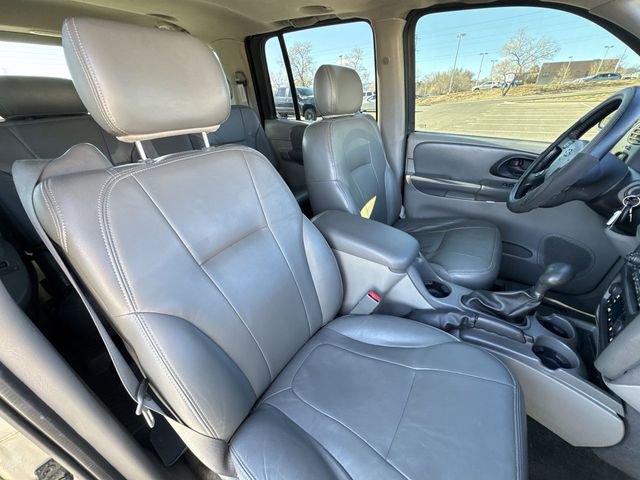 Used 2002 Chevrolet TrailBlazer LT w/ LT Leather Plus Pkg image 23