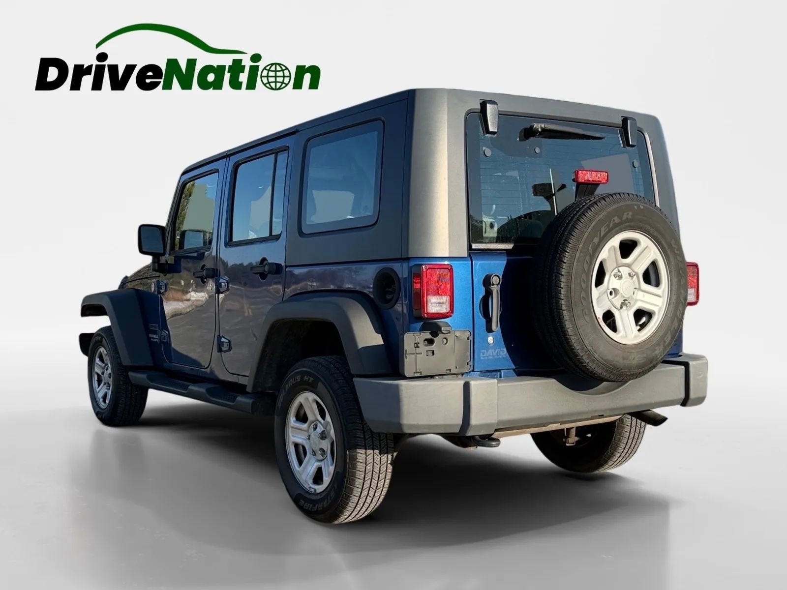 Used 2010 Jeep Wrangler Unlimited Sport image 3