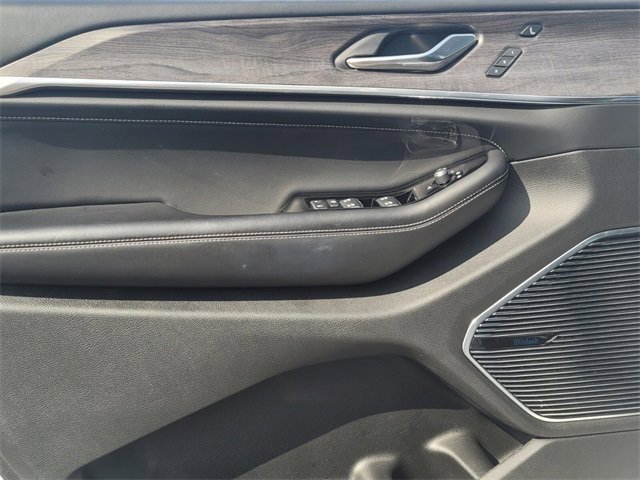 Used 2021 Jeep Grand Cherokee L Overland w/ Luxury Tech Group IV image 5