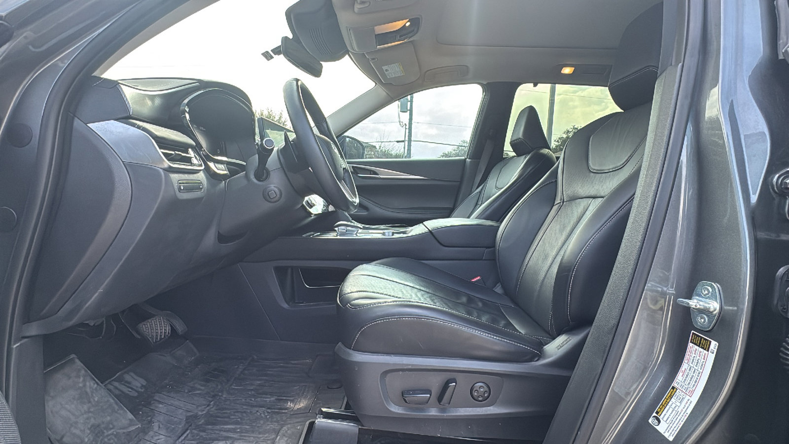 Used 2023 INFINITI QX60 Luxe w/ Cargo Package image 9