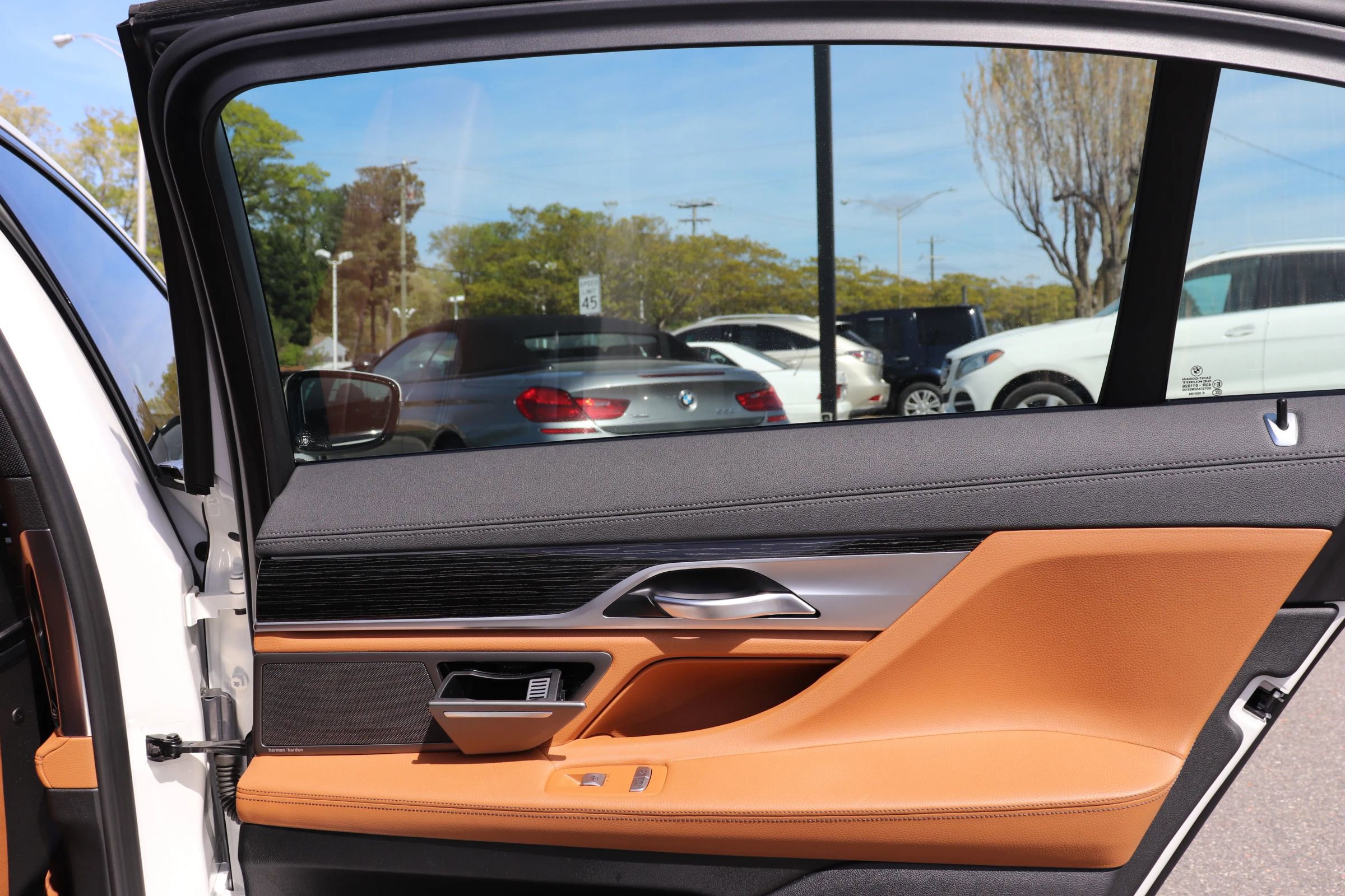 Used 2019 BMW 740i w/ M Sport Package RWD image 13