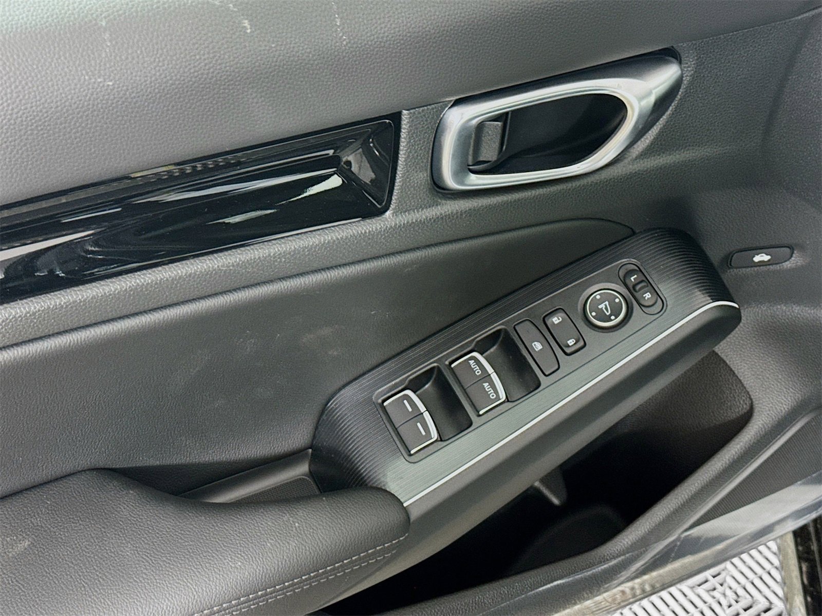 New 2025 Honda Civic Sport image 15