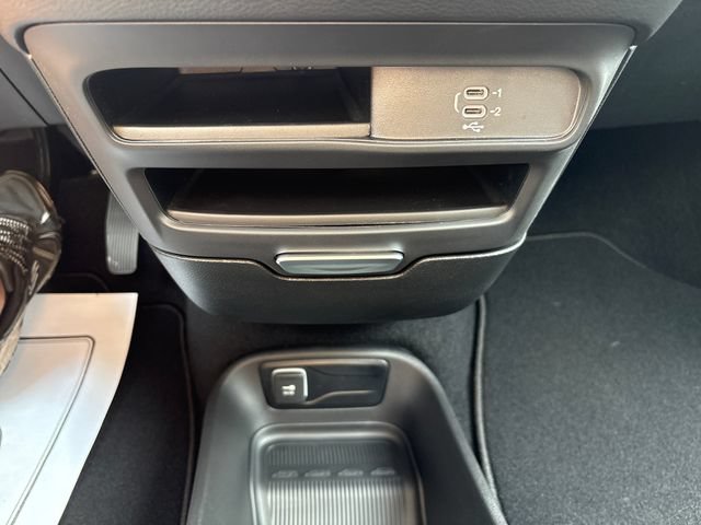 New 2027 Chrysler Pacifica Select AWD/4WD image 18