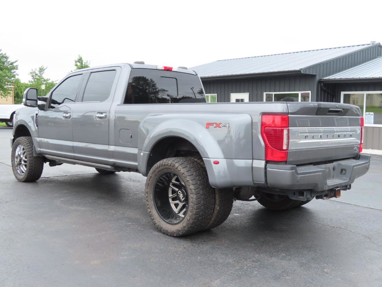 Used 2021 Ford F350 Platinum AWD/4WD image 4