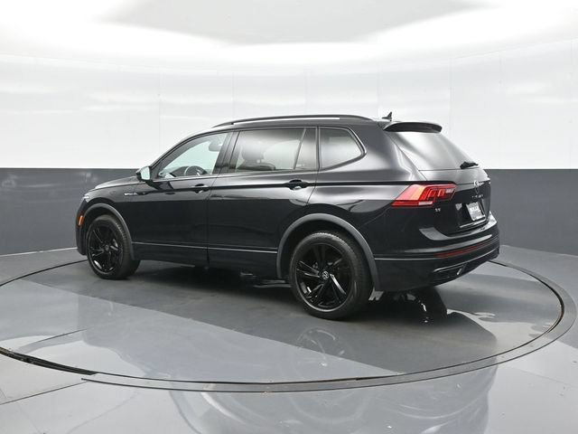 Used 2023 Volkswagen Tiguan SE R-Line FWD image 5