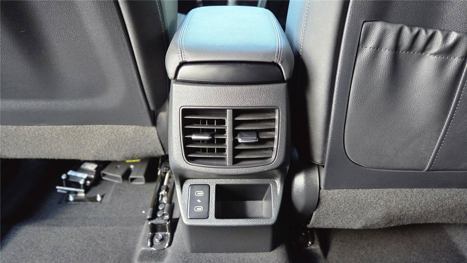 Certified 2026 Kia Seltos EX AWD/4WD image 30