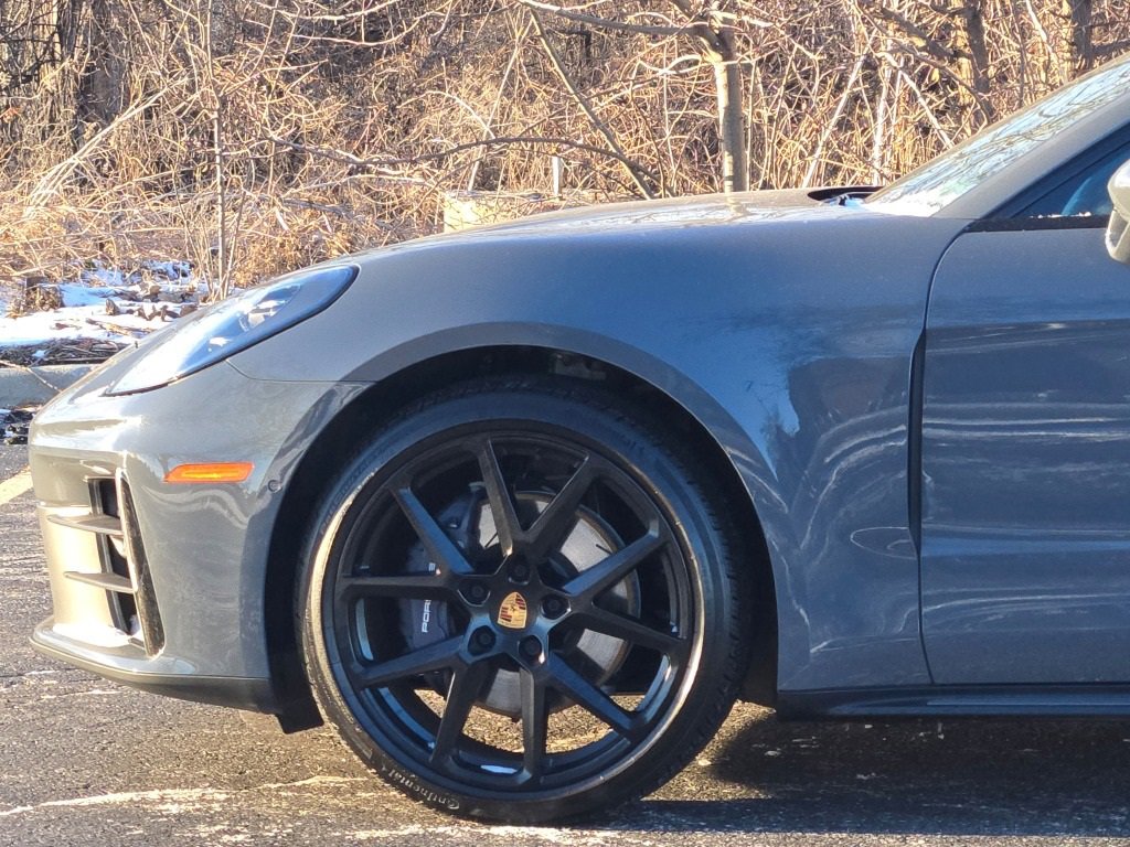 Used 2025 Porsche Panamera 4 image 12