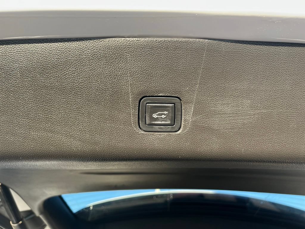 Used 2019 Chevrolet Traverse LT FWD image 13