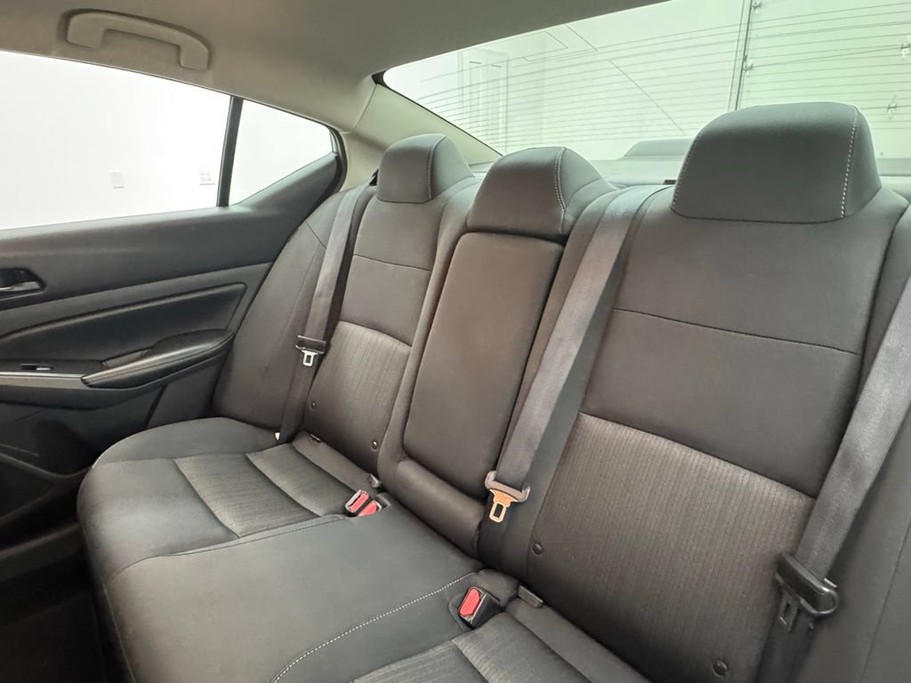 Used 2025 Nissan Altima 2.5 SV FWD image 35