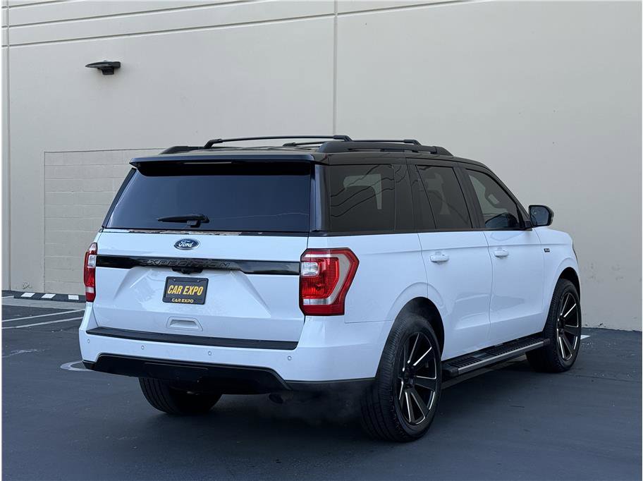 Used 2018 Ford Expedition XLT w/ Equipment Group 202A image 6