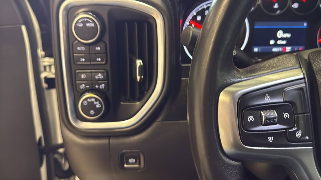 Used 2021 Chevrolet Silverado 1500 RST image 33